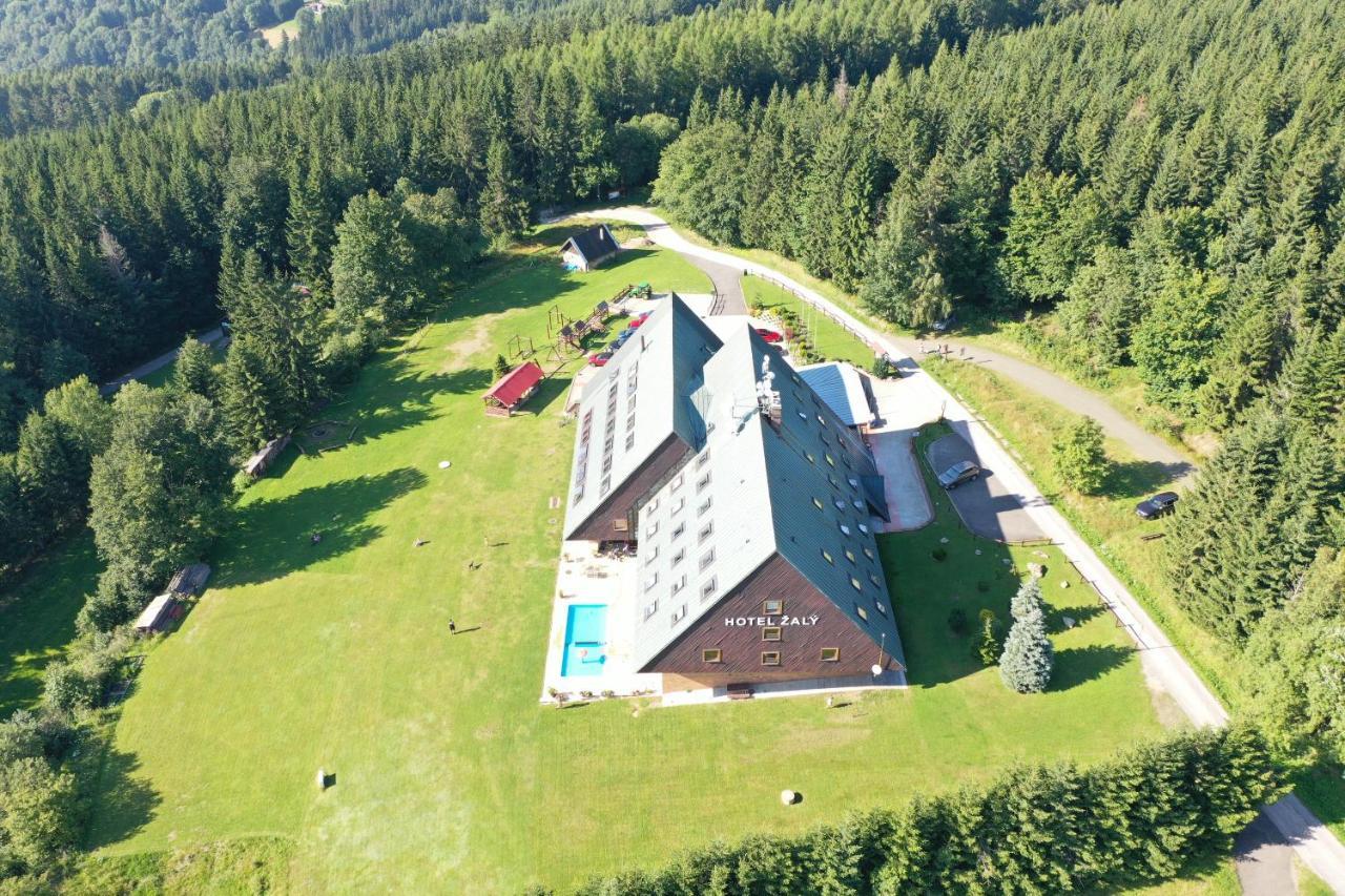 Hotel Zaly Apartmany Benecko Exteriör bild